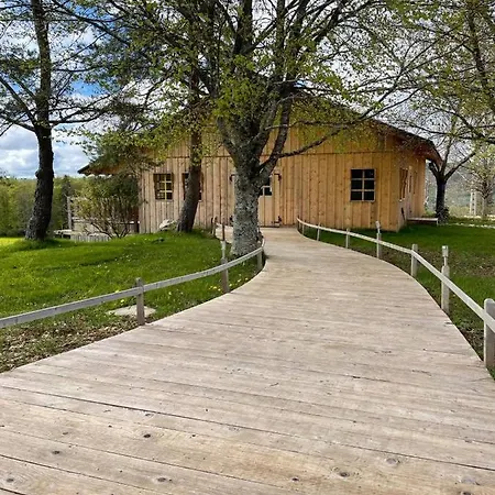 Le Tillau 4* Les Verrières-de-Joux
