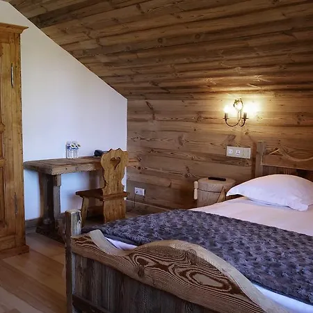 Le Tillau 4* Les Verrières-de-Joux